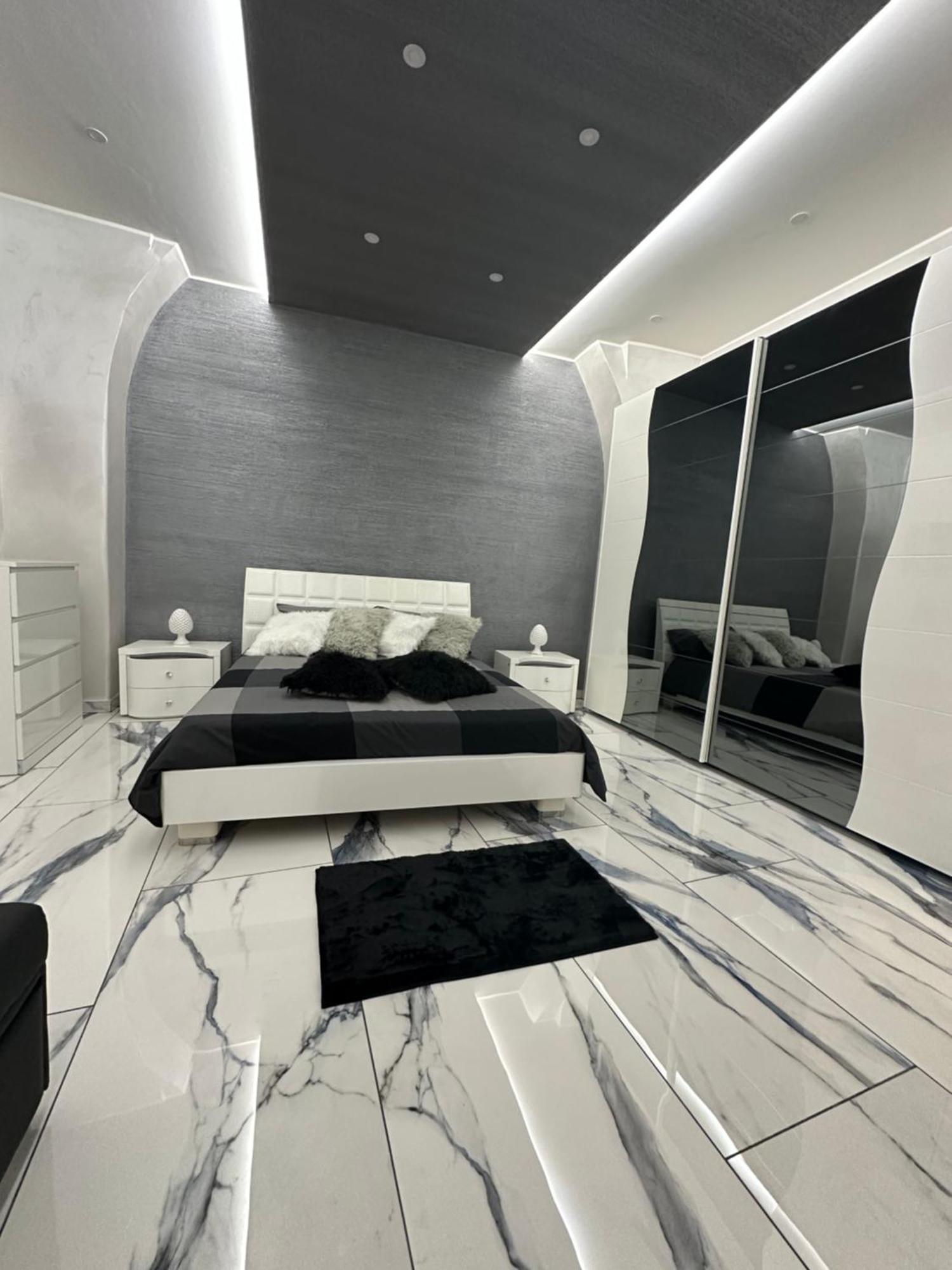 Naomi Luxury Home Катанія Екстер'єр фото